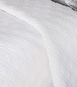 Diamond Lattice Quilted White Coverlet - Bedding Luxuries