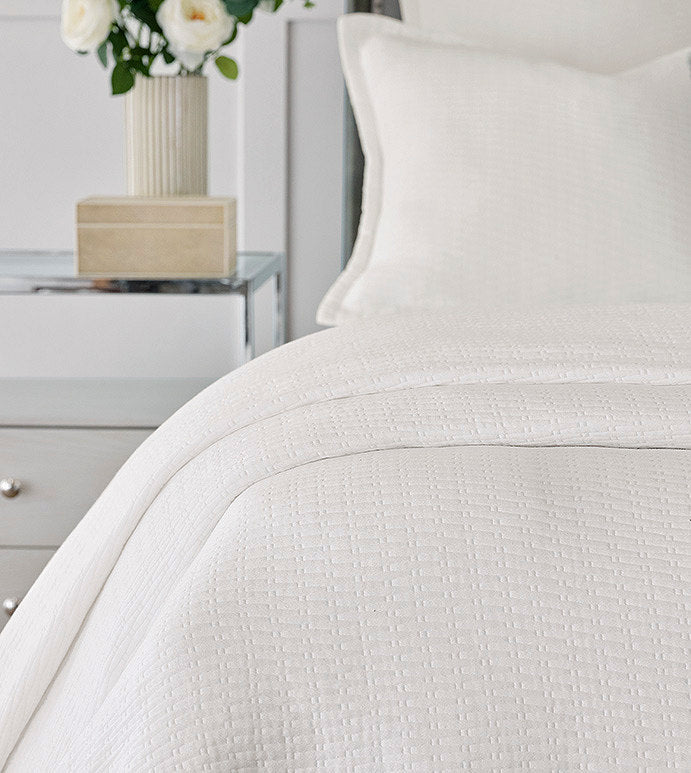 Playa Blanca Luxury Matelassé Coverlet - Bedding Luxuries