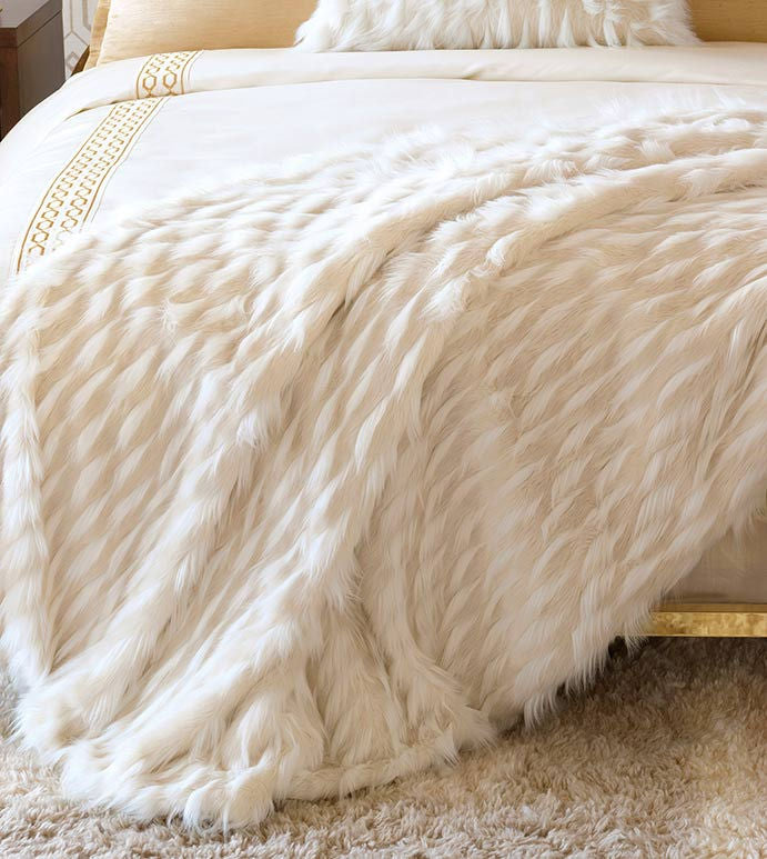 Ivory Snow Luxury Faux Fur Throw - Bedding Luxuries